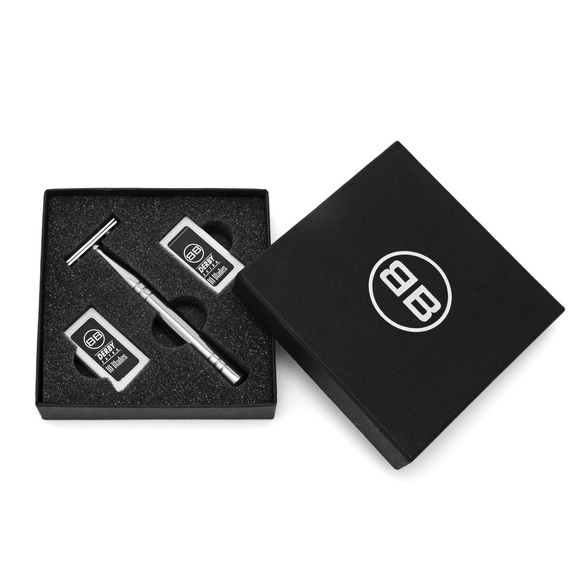 Stainless steel safety razor with leather pouch - Picture 2 of 5